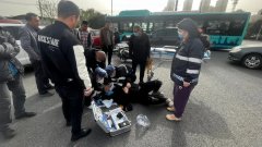 120急救纪实丨男子骑摩托车被&ldquo;撞飞&rdquo; 陕西冶金医院120急救站紧急救援！